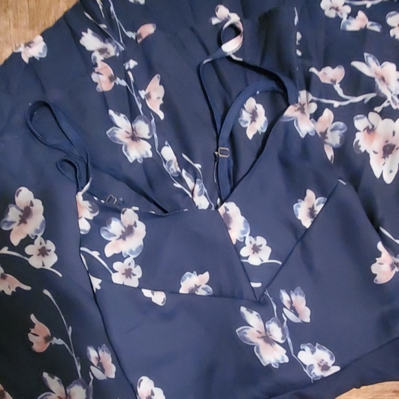 Floral dress - Picture 3 of 3